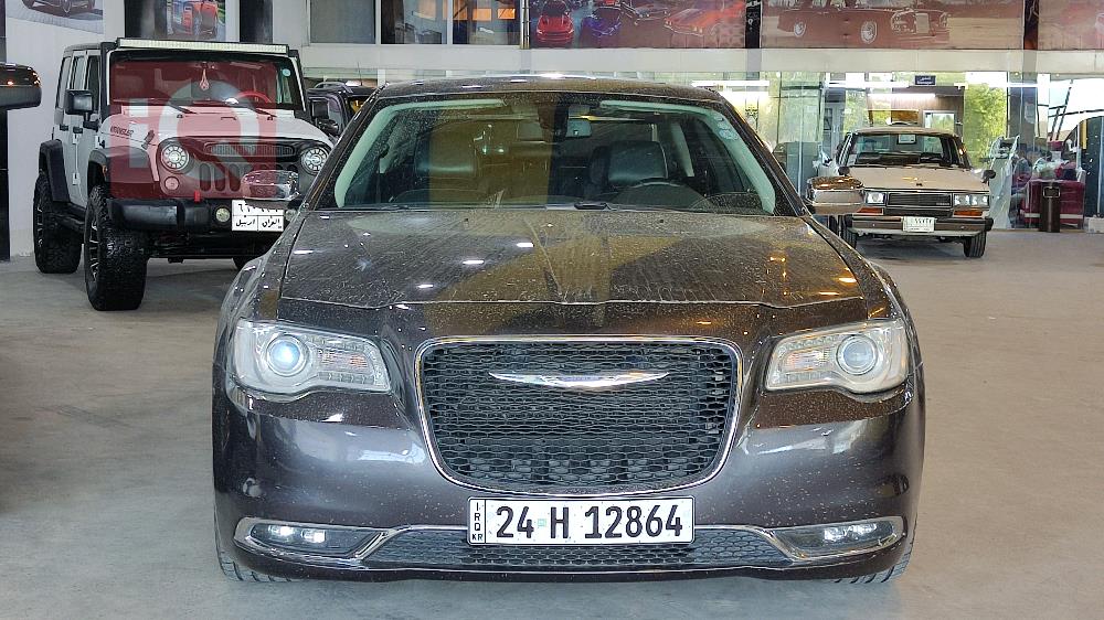 کرایسلەر 300